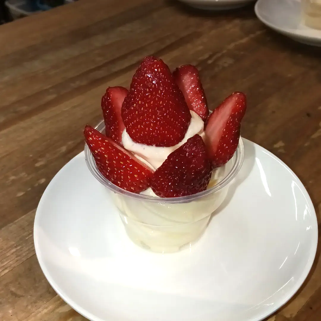 関市道の駅むげ川　いちごパフェ