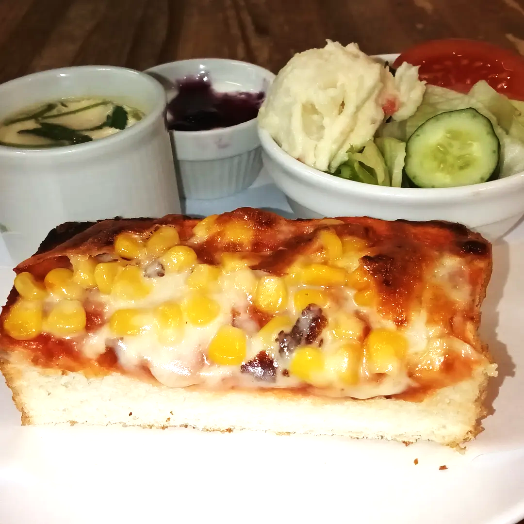 関市道の駅むげ川　ピザパン